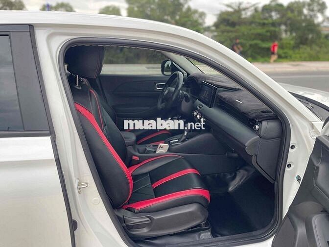 Honda HR-V G Trắng đời 2024 - chuẩn 28.000 km