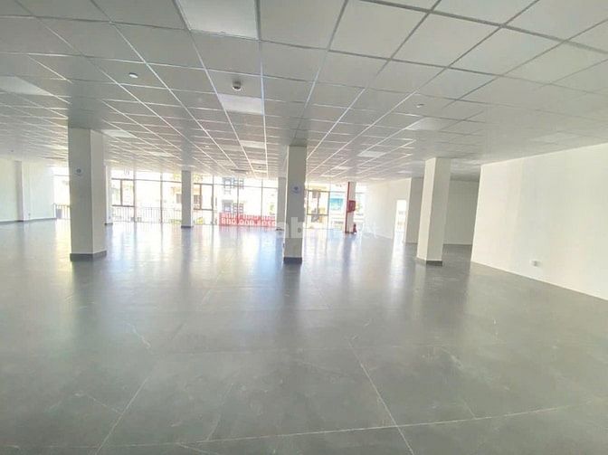 Cho thuê tòa nhà Văn Phòng Mới xây xong Mặt tiền đường Cao Thắng Q3