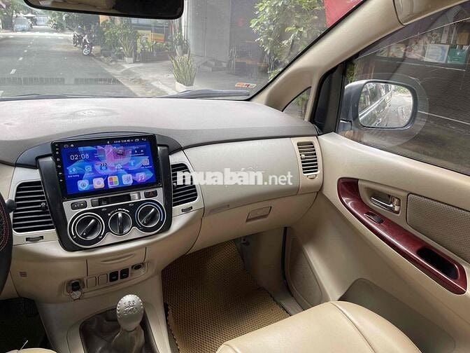 Toyota Innova 2006 G - 1212 km