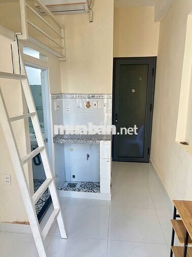 Phòng Thành Thái, 20m2, nội thất cơ bản,  giờ giấc tự do, có ban công