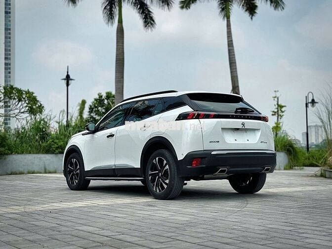 Peugeot 2008 màu trắng, sản xuất 2022