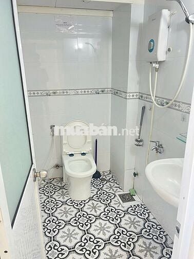 Phòng Thành Thái, 20m2, nội thất cơ bản,  giờ giấc tự do, có ban công