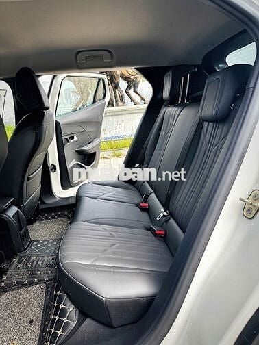 Peugeot 2008 màu trắng, sản xuất 2022