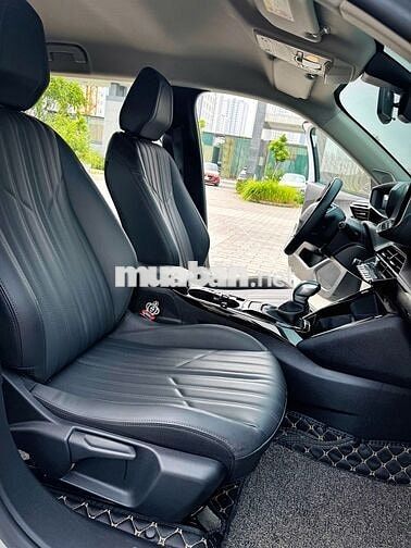 Peugeot 2008 màu trắng, sản xuất 2022