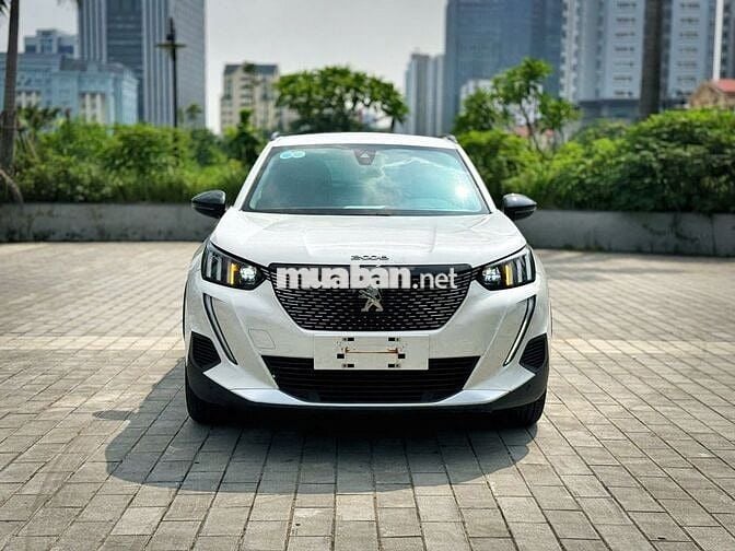 Peugeot 2008 màu trắng, sản xuất 2022
