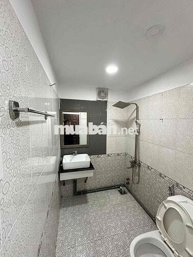 5p qua Q5 gần HCMUE,SGU,KHTN Studio Full nội thất thang máy