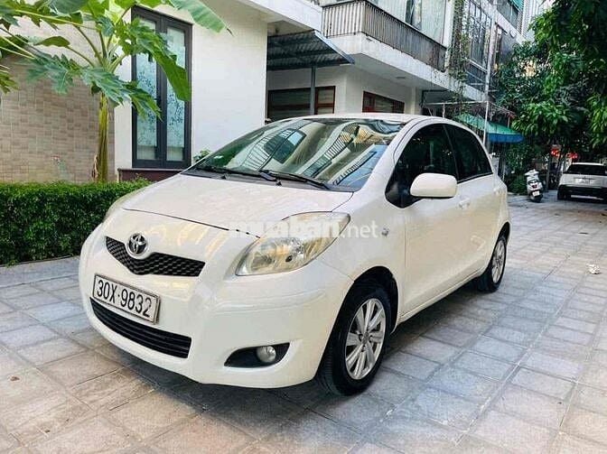 Toyota Yaris 2010 1.3 AT - 15000 km