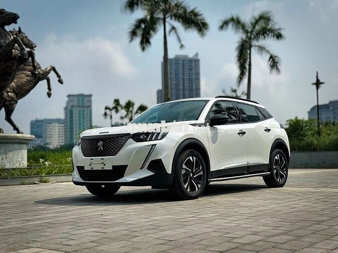 Peugeot 2008 màu trắng, sản xuất 2022