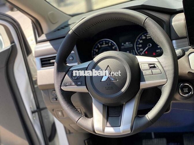 Mitsubishi Xpander AT Premium 2022 - 24000 km