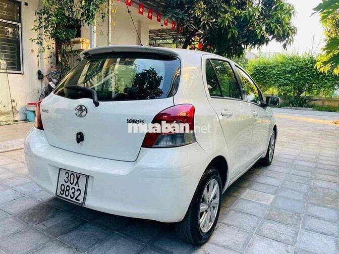 Toyota Yaris 2010 1.3 AT - 15000 km