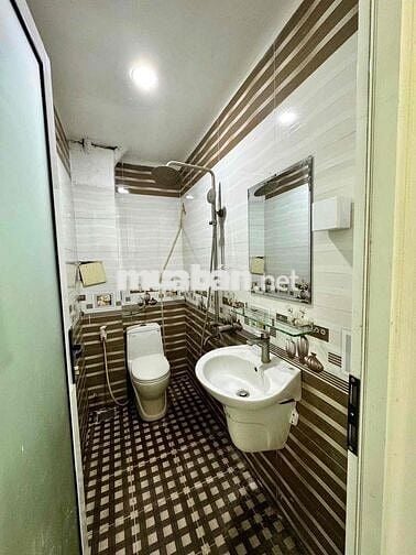 CHO THUÊ PHÒNG MÁY LẠNH + TỦ LẠNH AN NINH SẠCH SẼ THOÁNG MÁT ĐÂY Ạ