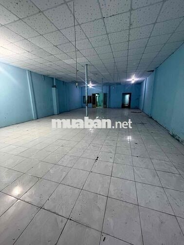 Cho thuê nhà xưởng 12tr/th Dt;8x25 ( có pn kín , bếp) Thuận tiện chứa