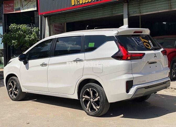 Mitsubishi Xpander AT Premium 2022 - 24000 km