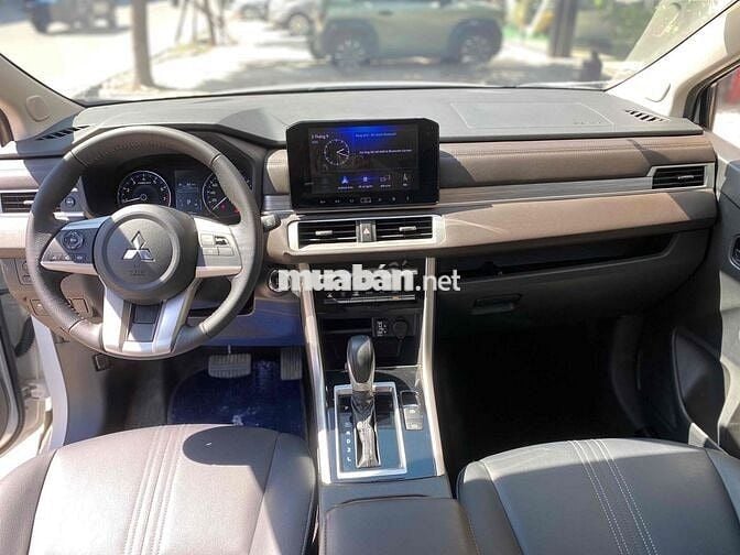 Mitsubishi Xpander AT Premium 2022 - 24000 km