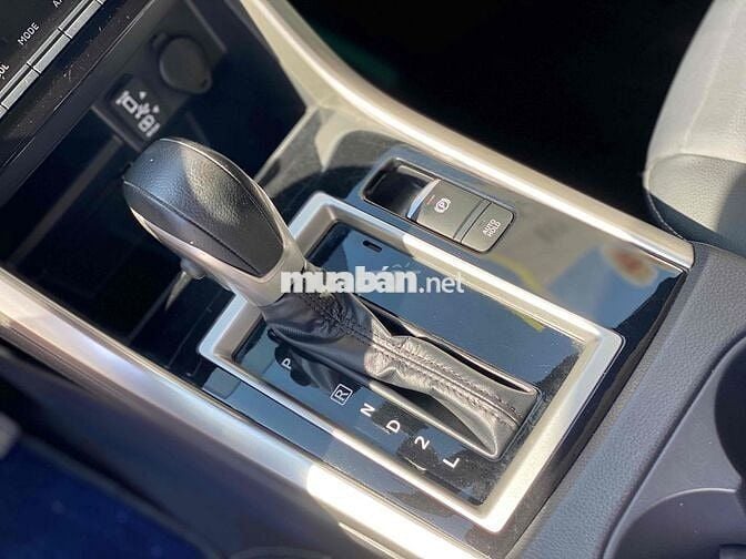 Mitsubishi Xpander AT Premium 2022 - 24000 km