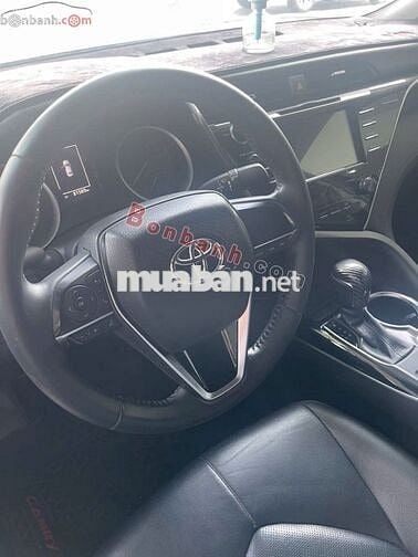Toyota camry bản nhập 2019