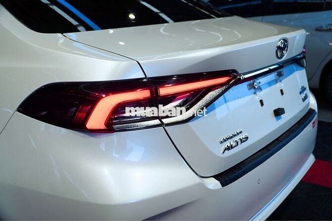 Toyota Corolla Altis 2023 1.8V - 300000 km