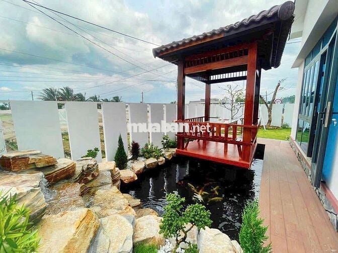 Căn nhà vườn villa đẹp sang.Dt 195,4m thổ+vườn.giá 2tỷ290 mặt tiềnnhựa