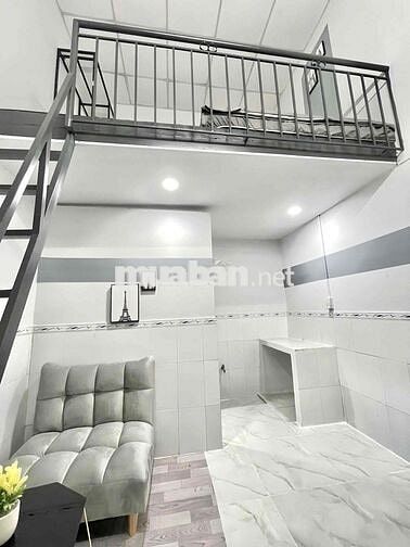 Duplex gác cao 2m5 gần ĐH Văn Lang