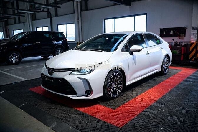 Toyota Corolla Altis 2023 1.8V - 300000 km