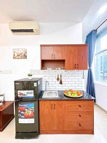 Cho thuê phòng Q10 full nt, có thang máy, cửa sổ trời ở được 2-3 ngừoi