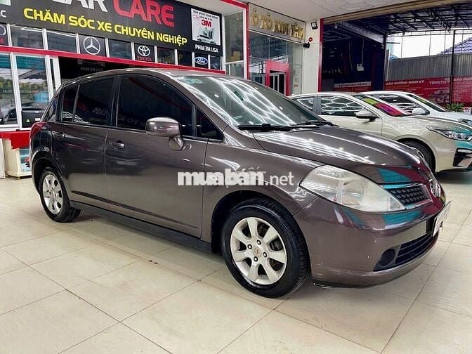 Nissan Tiida 1.6 AT 2009