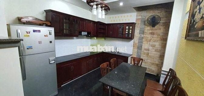 🏠 128/x Bàn Cờ Q3 – Nhà 1T4L, 4PN, 5WC, DT 3.5x16m, chỉ 30tr/tháng! 🔑✨