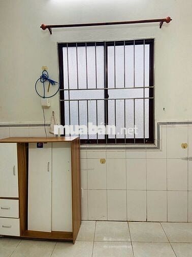 PHÒNG MỚI CÓ BAN CÔNG, MÁY LẠNH-GẦN CHỢ BÀ CHIỂU 25M2