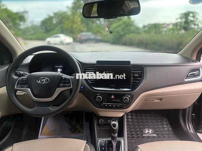 Hyundai Accent 2023 - 30000 km
