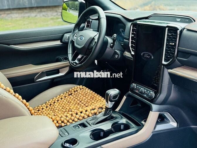 Ford Everest 2022 Titanium 2.0L AT 4x2 - Form Mới