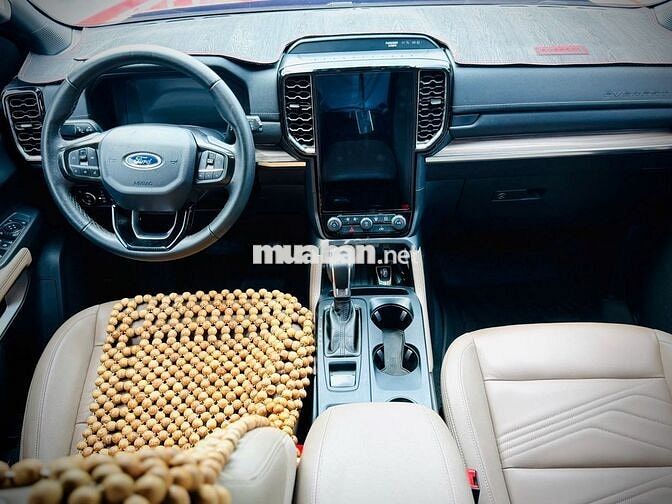 Ford Everest 2022 Titanium 2.0L AT 4x2 - Form Mới