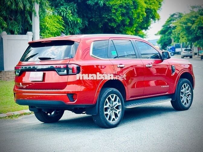 Ford Everest 2022 Titanium 2.0L AT 4x2 - Form Mới