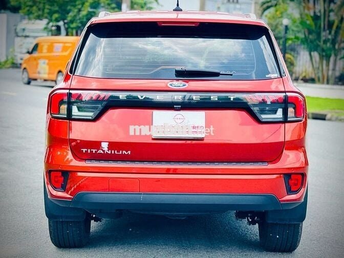 Ford Everest 2022 Titanium 2.0L AT 4x2 - Form Mới