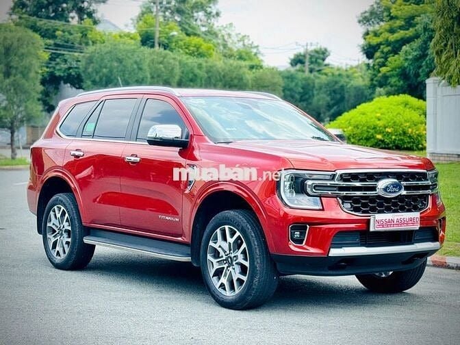 Ford Everest 2022 Titanium 2.0L AT 4x2 - Form Mới
