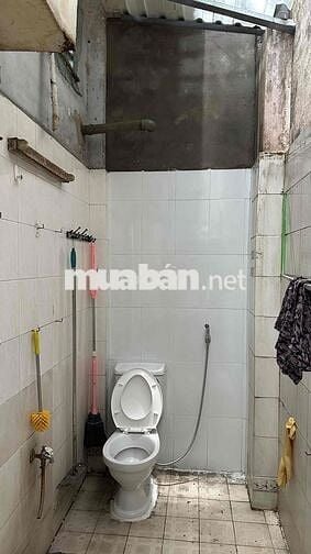 phòng trọ 15m2, có bếp và wc dưới trệt