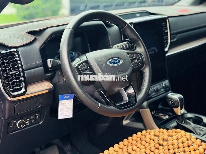 Ford Everest 2022 Titanium 2.0L AT 4x2 - Form Mới