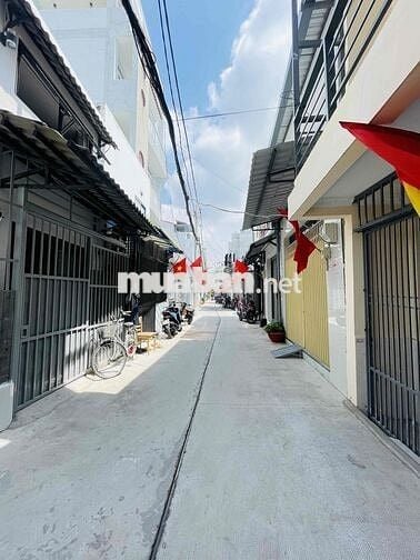 CHO THUÊ NHÀ HẺM Ô TÔ LÂM VĂN BỀN, KHU CX NGÂN HÀNG, 3PN, TỰ DO