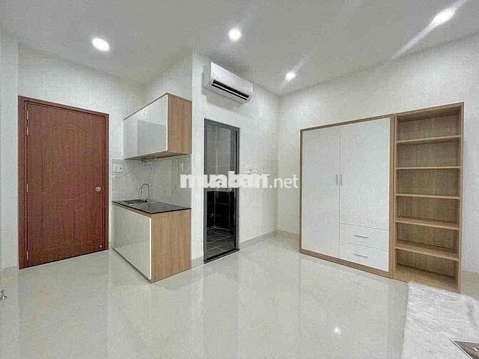 Phòng mới Ban Công cửa sổ 40m Hoàng Hoa Thám Full nội thất.
