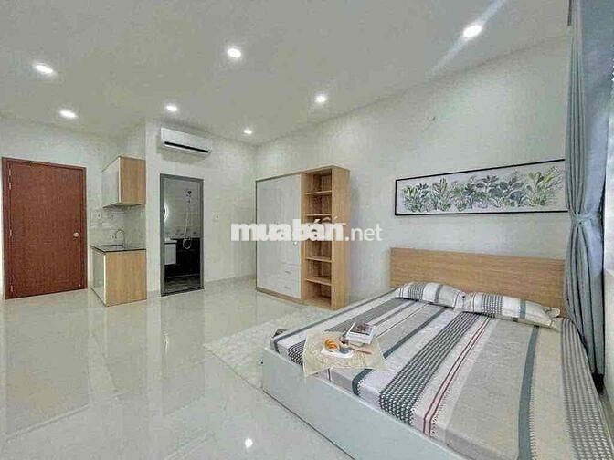 Phòng mới Ban Công cửa sổ 40m Hoàng Hoa Thám Full nội thất.