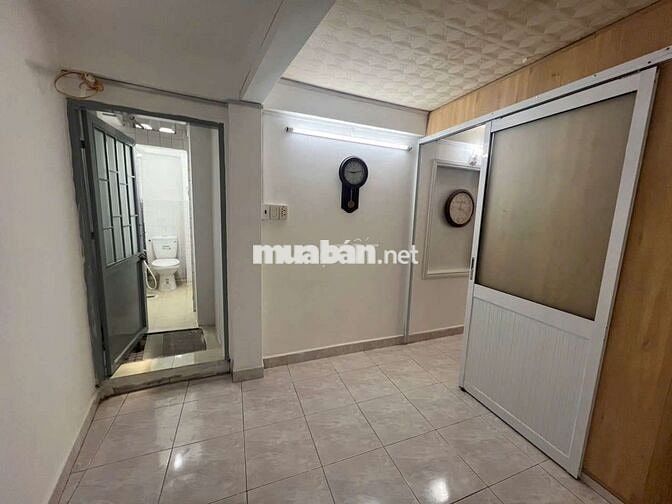NHÀ CHO THUÊ Q3 GIÁ RẺ 4PN 2WC GIÁP Q1, Q10