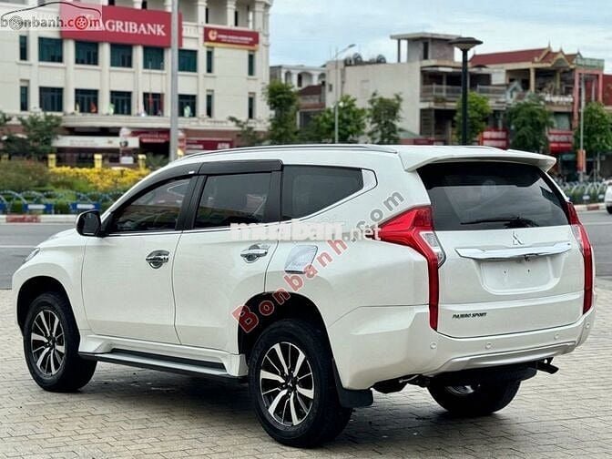 MITSUBISHI PAJERO SPORT MT 4x2