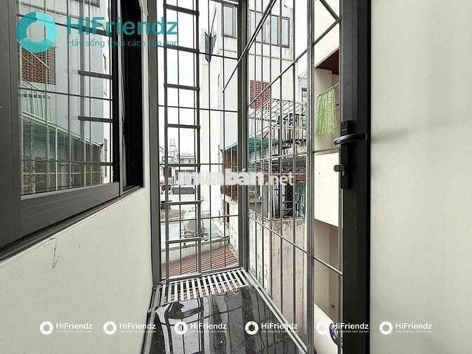 STUDIO BAN CÔNG TÁCH BẾP NGAY EMART PHAN VĂN TRỊ