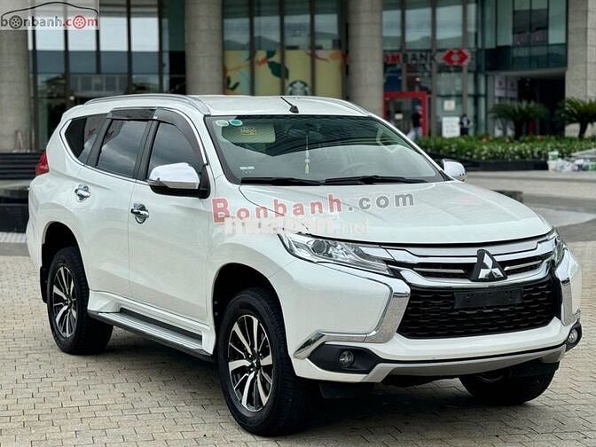 MITSUBISHI PAJERO SPORT MT 4x2
