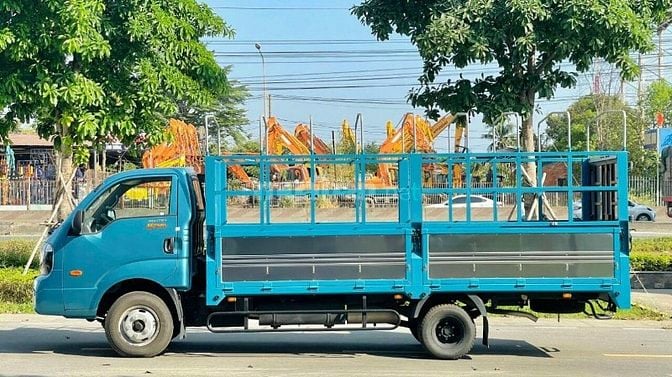 XE TẢI 𝑲𝑰𝑨 𝑭𝑹𝑶𝑵𝑻𝑰𝑬𝑹 𝐊𝟐𝟎𝟎 & 𝐊𝟐𝟓𝟎 𝟏.𝟒𝟗𝐓-𝟐.𝟒𝟗𝐓