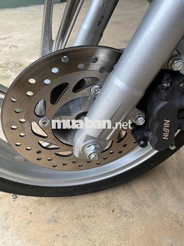 dư dùng cần bán odo 7k4 ít sài như mới.