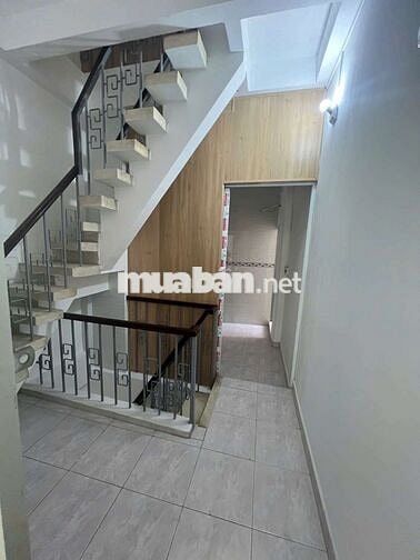 NHÀ CHO THUÊ Q3 GIÁ RẺ 4PN 2WC GIÁP Q1, Q10