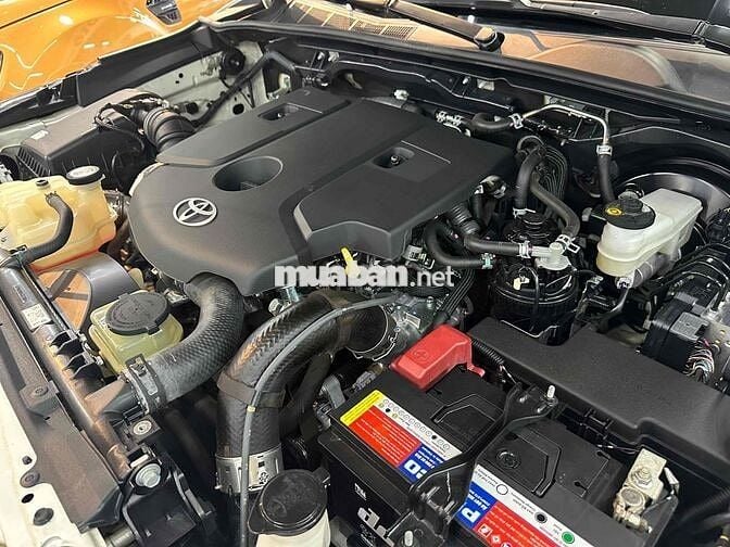 Toyota Hilux 2021 2.8 4x4 AT Adventure - 45000 km