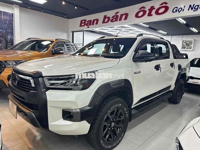 Toyota Hilux 2021 2.8 4x4 AT Adventure - 45000 km