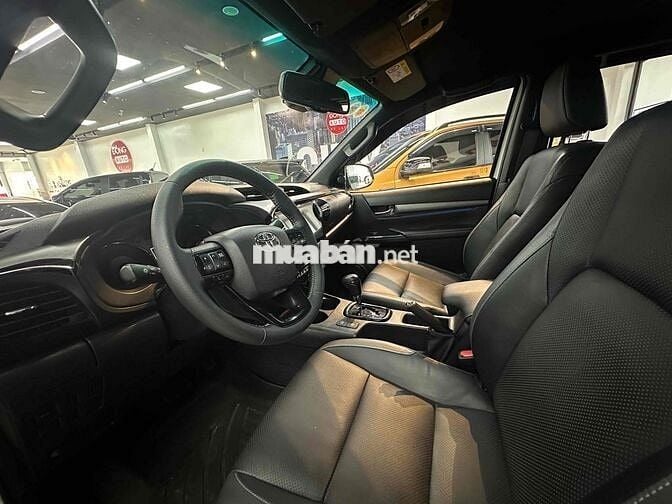 Toyota Hilux 2021 2.8 4x4 AT Adventure - 45000 km