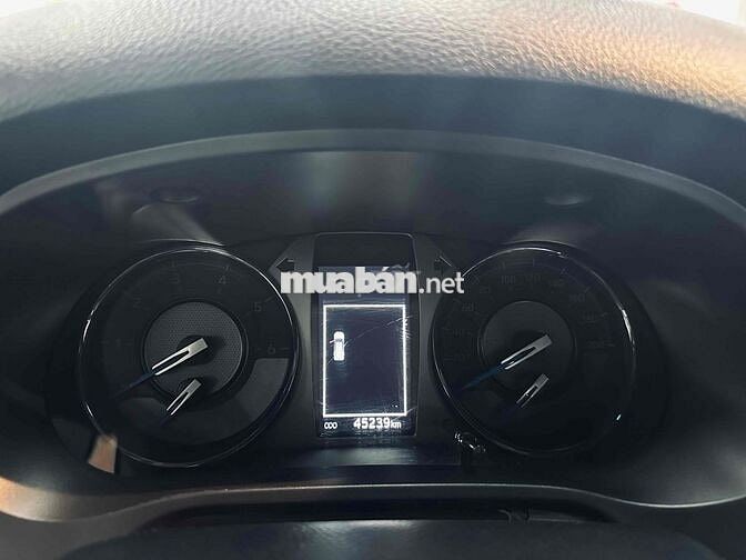 Toyota Hilux 2021 2.8 4x4 AT Adventure - 45000 km